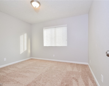 6608 Chardonay Way - Photo Thumbnail 8