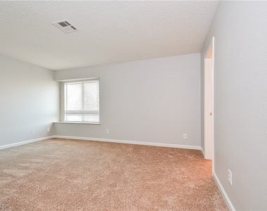 6608 Chardonay Way - Photo Thumbnail 12