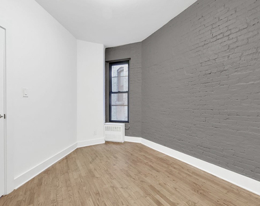 220 East 95th Street - Photo Thumbnail 4
