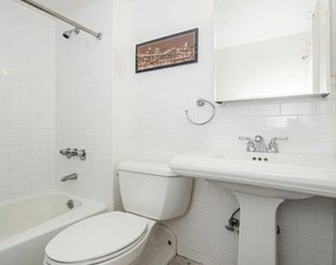 322 West 14th Street - Photo Thumbnail 6