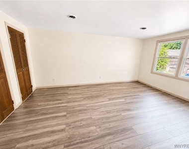 1 Robin Road - Photo Thumbnail 8