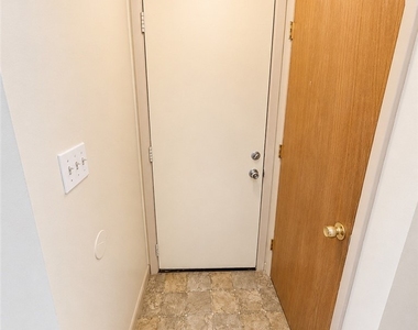 1 Robin Road - Photo Thumbnail 14
