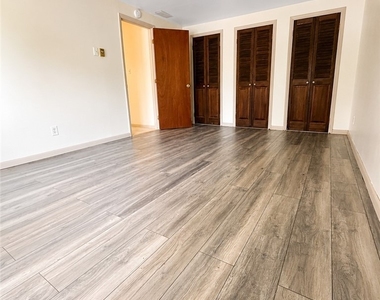 1 Robin Road - Photo Thumbnail 9