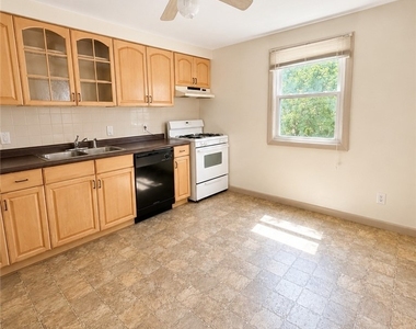 1 Robin Road - Photo Thumbnail 4