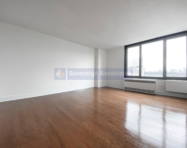 3333 Broadway - Photo Thumbnail 2