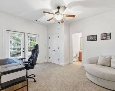 932 Delaronde Ct - Photo Thumbnail 12