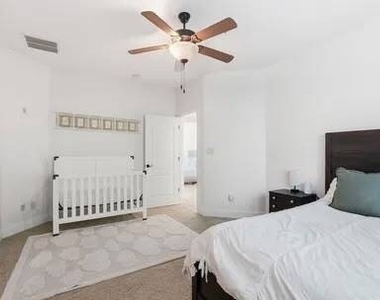932 Delaronde Ct - Photo Thumbnail 8