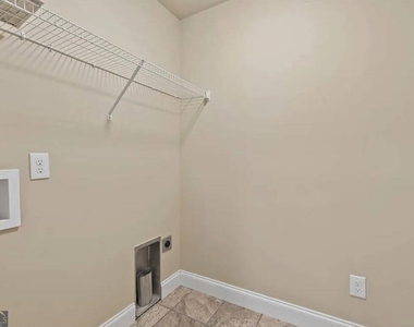 154 Brooks Drive - Photo Thumbnail 14