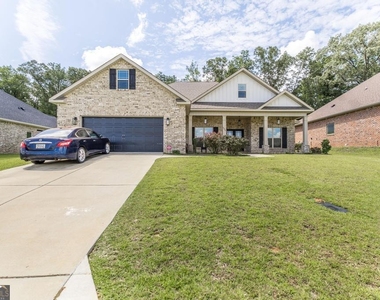 306 Rustic Live Oak Trail - Photo Thumbnail 1