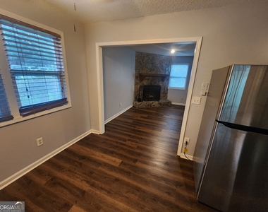 4002 Hawthorne Circle - Photo Thumbnail 5