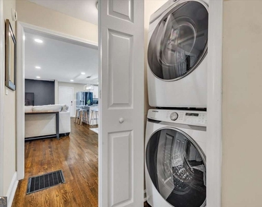 2271 Columbia Drive - Photo Thumbnail 3