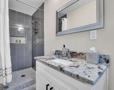 2271 Columbia Drive - Photo Thumbnail 7