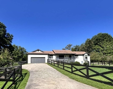 462 Gibson Trail - Photo Thumbnail 2