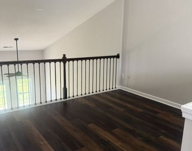 305 Fox Overlook - Photo Thumbnail 7