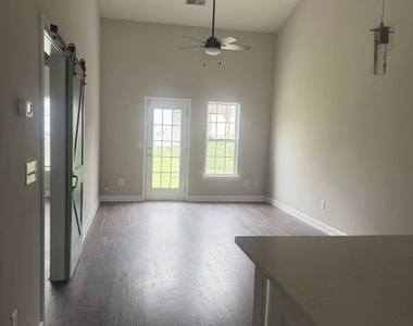 305 Fox Overlook - Photo Thumbnail 2