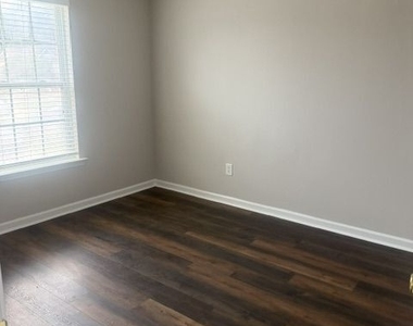 305 Fox Overlook - Photo Thumbnail 6