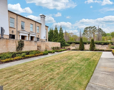 108 Grand Crescent - Photo Thumbnail 1