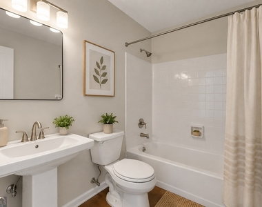 801 Marstevan Drive Ne - Photo Thumbnail 5