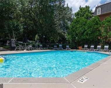 2921 Lenox Road Ne - Photo Thumbnail 2