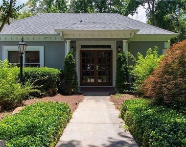 2921 Lenox Road Ne - Photo Thumbnail 3