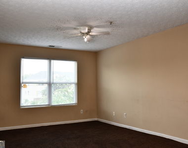 9301 Waldrop Place - Photo Thumbnail 9