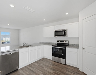 133 Oxford Lane - Photo Thumbnail 6