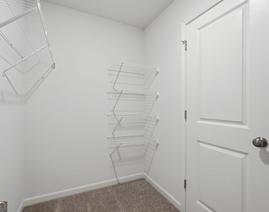 133 Oxford Lane - Photo Thumbnail 17