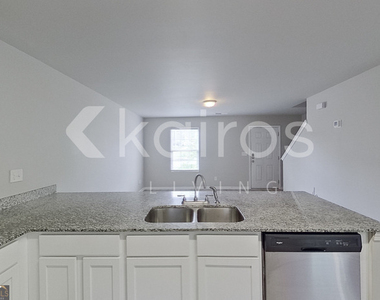 207 Hawthorn Trail - Photo Thumbnail 8