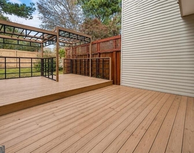 3539 Mount Vernon Circle - Photo Thumbnail 14