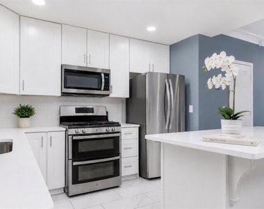 3539 Mount Vernon Circle - Photo Thumbnail 4