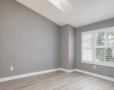 3539 Mount Vernon Circle - Photo Thumbnail 13