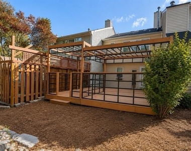3539 Mount Vernon Circle - Photo Thumbnail 15