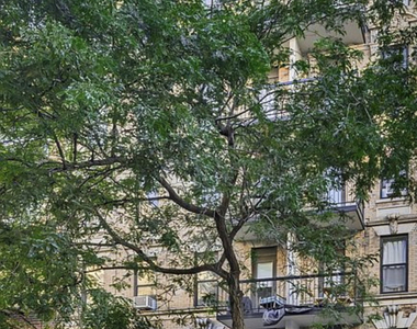 226 East 25th Street - Photo Thumbnail 6