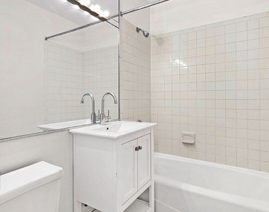226 East 25th Street - Photo Thumbnail 5