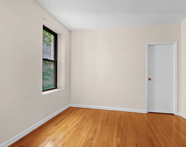 226 East 25th Street - Photo Thumbnail 3