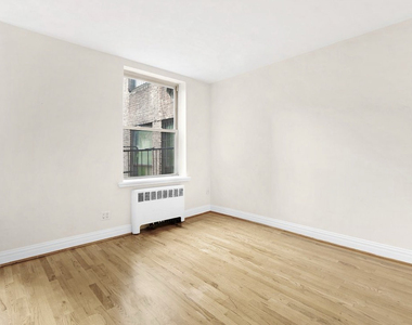 122 East 27th Street - Photo Thumbnail 2