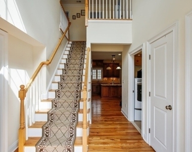 94 Pearl St - Photo Thumbnail 2