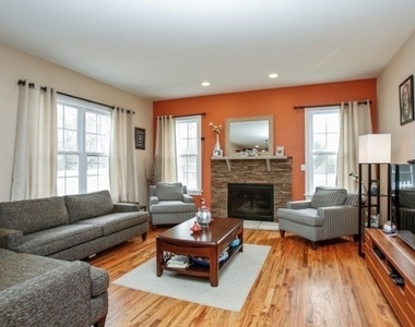 94 Pearl St - Photo Thumbnail 7