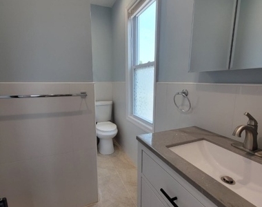 712 W Blancke St - Photo Thumbnail 4