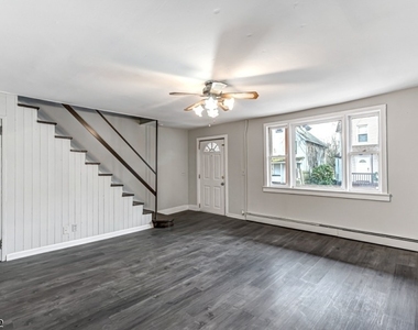 273 W Main St - Photo Thumbnail 5