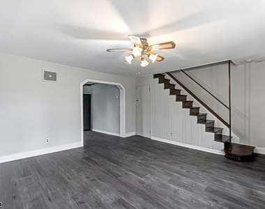 273 W Main St - Photo Thumbnail 4