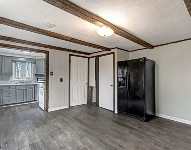 273 W Main St - Photo Thumbnail 6