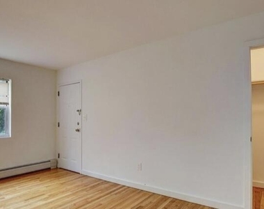 728 Greens Avenue - Photo Thumbnail 10