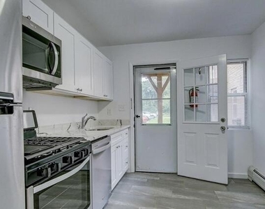 728 Greens Avenue - Photo Thumbnail 1
