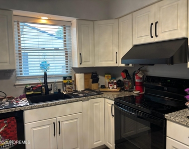 20 Easton Drive - Photo Thumbnail 3