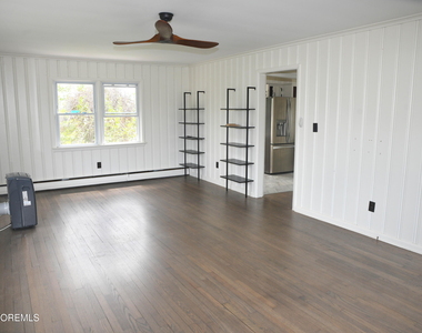 704 Mount Place - Photo Thumbnail 1