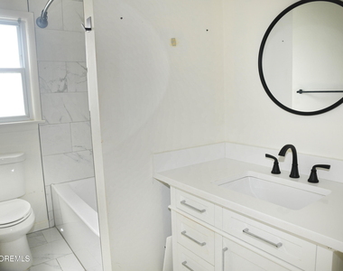 704 Mount Place - Photo Thumbnail 3