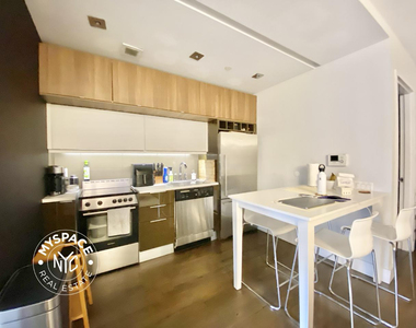 167 Graham Avenue - Photo Thumbnail 3