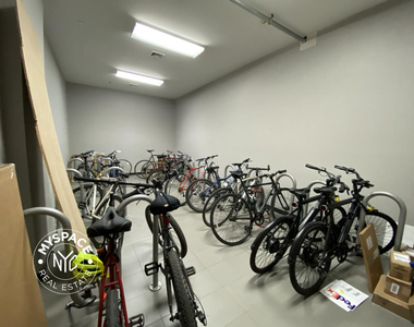 167 Graham Avenue - Photo Thumbnail 11