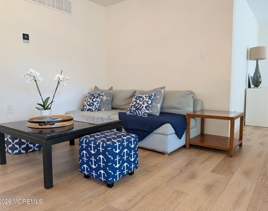 417 Euclid Avenue - Photo Thumbnail 4